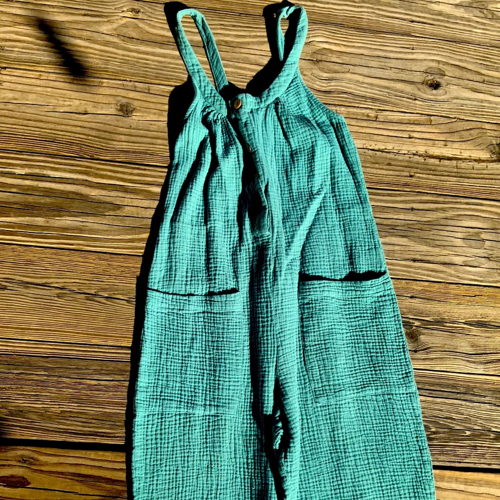 Green, textured, jumpsuit. Small petite
